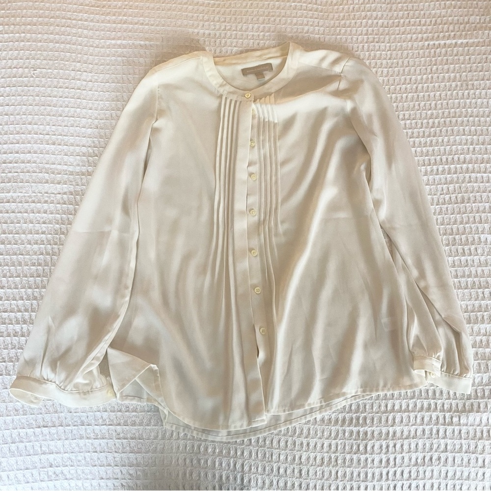 Banana Republic cream semi sheer blouse size Small